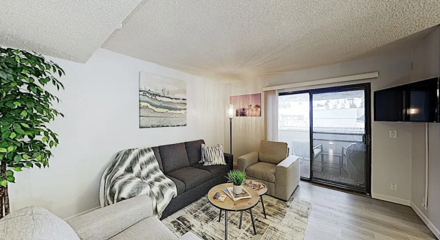 New Listing! Palm Tree Retreat w/ Pools & Hot Tubs condo, Забронировать Апартаменты/квартира Апартаменты Палм-Спрингса, рядом с Rimrock Shopping Center, Апартаменты/квартира