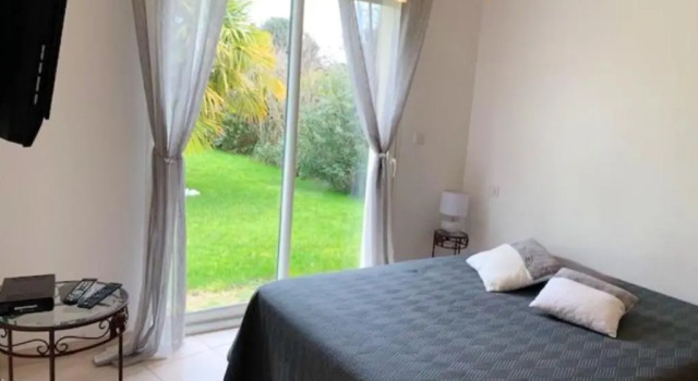 Villa de 4 chambres avec piscine privee jardin clos et wifi a Meschers sur gironde, Rezerwuj Willa Hotele w Charente-Maritime z basenem, Basen