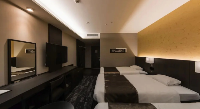 Трёхместный номер Standard с видом на город KKR Hotel Osaka