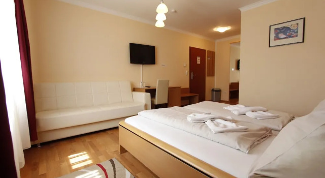 Трёхместный номер Standard с балконом Hotel Rhein-Mosel-View