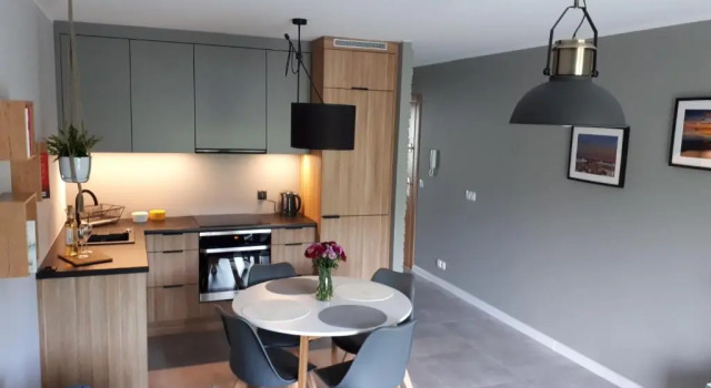 Apartament LENA, Varaa Huoneisto Hotellit Pommeri pysäköinnillä, Pysäköinti