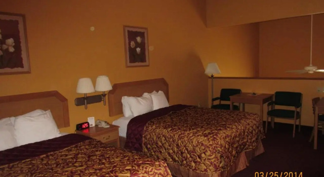 Люкс Parkfield Inn - Warsaw
