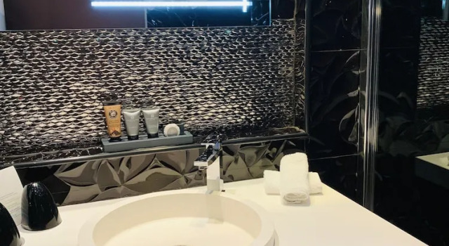 Номер Standard Grand Hôtel de Nîmes 4 étoiles