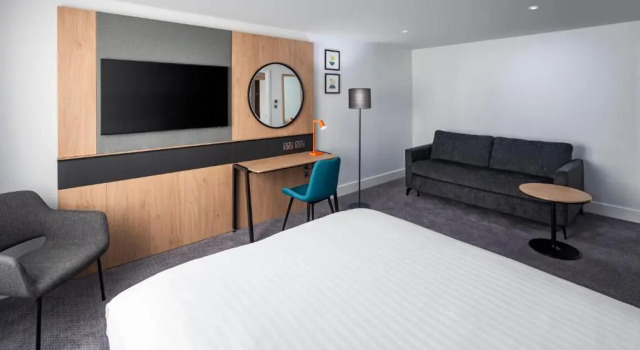 Двухместный люкс c 1 комнатой Holiday Inn Aylesbury by IHG