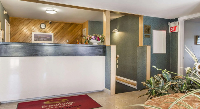 Econo Lodge Inn & Suites, Забронировать Отель Отели River Valley с парковкой, Парковка