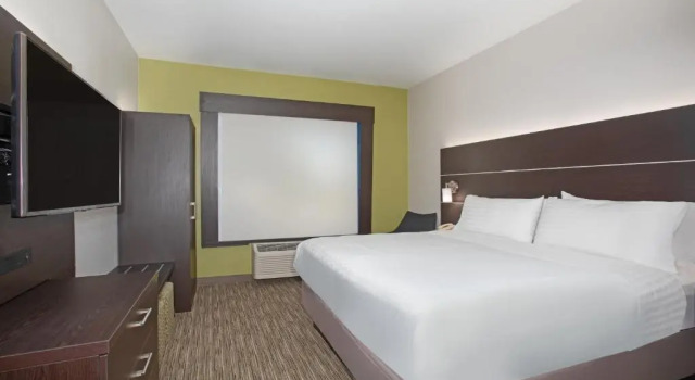 Run of House Holiday Inn Express Hotel & Suites Longmont by IHG