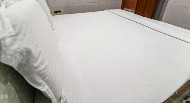SPOT ON 37017 Ss Lodge, Забронировать Отель Отели Джамму и Кашмира с парковкой, Парковка