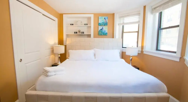Lux Condo Near Boston - 3 King Beds 2 Bath-parking