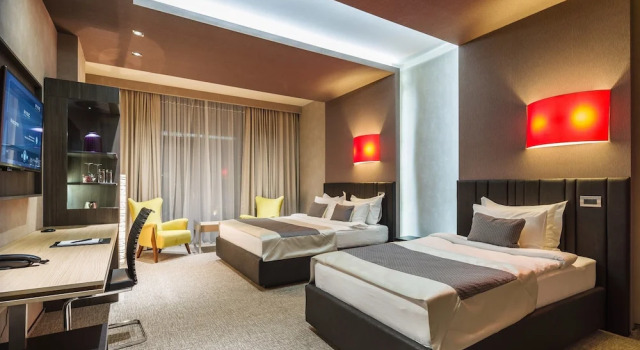 Двухместный номер Executive с балконом и с видом на бассейн Sky Blue Hotel & Spa