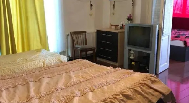 Dacha v Tskneti, Rezervovat Hotel Hotely v Tsqnetʼi s parkováním, Parkování