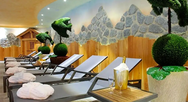 Четырёхместный номер Standard с балконом Sporthotel Rosatti