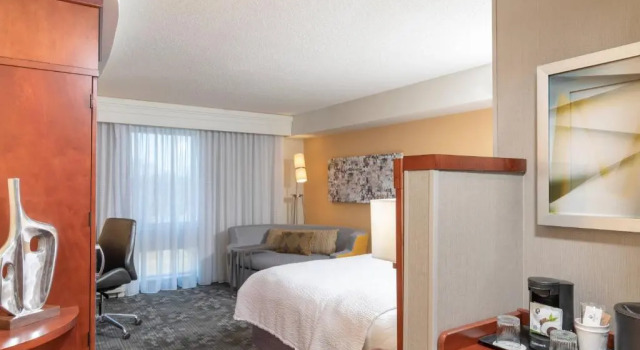 Номер Standard Courtyard Milwaukee Airport