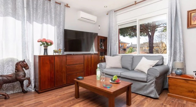 House Toria Palafrugell, Забронировать Отель Отели Палафружель с парковкой, рядом с Plaça Nova, Парковка