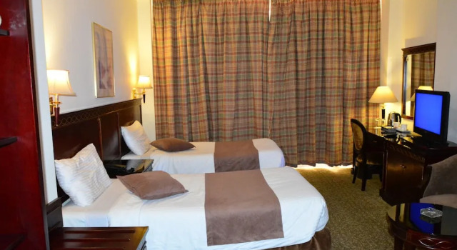 Трёхместный номер Standard Rakeen Hotel