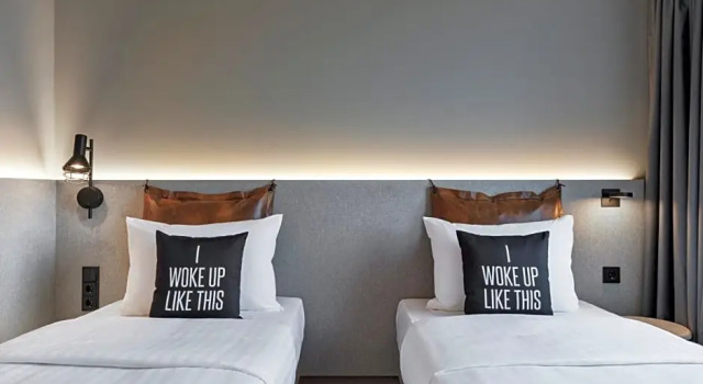 Номер Standard Moxy Hamburg City