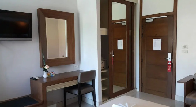 Номер Superior с балконом April Suites