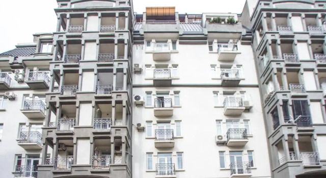 Proper Apartments In Center, Забронировать Апартаменты/квартира Мтацминда Тбилиси, рядом с Тбилисский театр оперы и балета