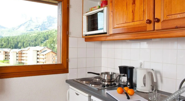 Madame Vacances Résidence Les Chalets de SuperD, Забронировать Шале Отели Hautes-Alpes с парковкой, Парковка