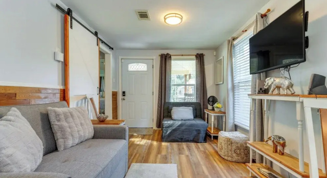 Pet-friendly Pensacola Home w/ Patio & Yard!, 预订 酒店 彭萨科拉海滩 Panhandle Florida