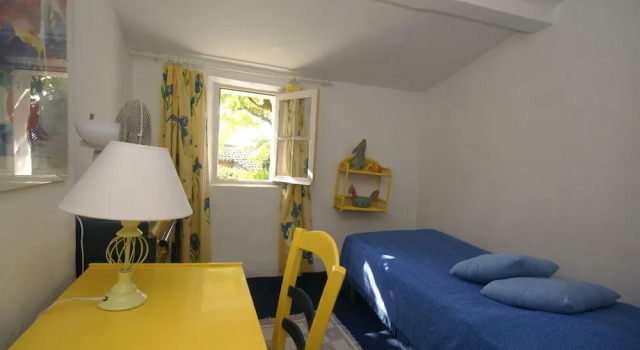 Holiday Home in Six-fours Near Beach, Забронировать Отель Отели Сис-Фур-Ле-Плаж с парковкой, Парковка