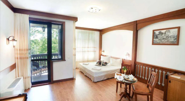 Boutique Complex Trakiets