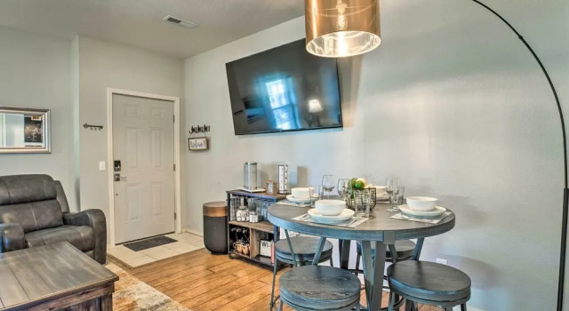 Branson Condo w/ Balcony on Ledgestone Golf Course, Забронировать Отель Отели Table Rock Lake с парковкой, Парковка