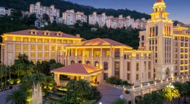 Sunshine Hotel Bazhong, Rezerwuj Hotel Hotele w Bazhong z parkingiem, Parking