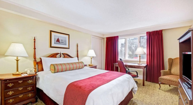 Ramada by Wyndham Seekonk Providence Area, Забронировать Отель Провиденс штат Род-Айленд