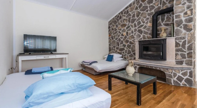 Awesome Home in Sibenik-brodarica With Wifi and 1 Bedrooms, Забронировать Отель Отели Бродарика с парковкой, Парковка
