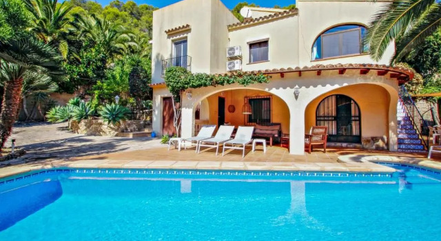Коттедж Sola - pretty holiday property with garden and private pool in Benissa
