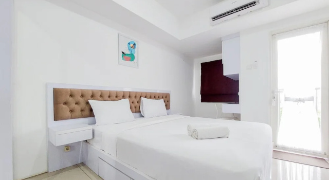 Студия Cozy Room and Well Furnished Studio at Baileys Apartment By Travelio