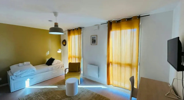 We Live In R - Suite 302, Забронировать Апартаменты/квартира Апартаменты Реймса, рядом с Veuve Clicquot Champagne House, Апартаменты/квартира