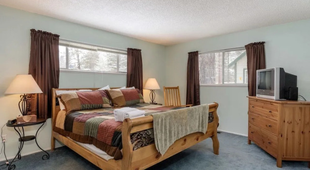 Central South Lake Tahoe House by RedAwning, Забронировать Отель Отели Саут-Лейк-Тахо 3 звезды, 3*