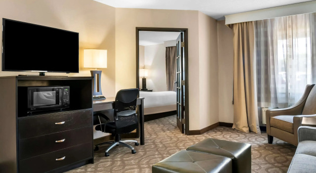 Двухместный люкс Best Western Okemos/East Lansing Hotel & Suites