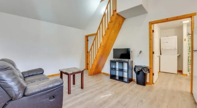 Коттедж < 1 Mi to Main St: Quiet Home w/ Yard in Stockdale