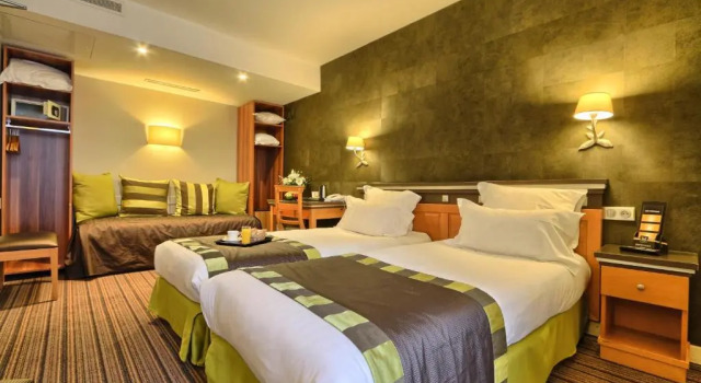 Трёхместный номер Superior Hôtel Mondial