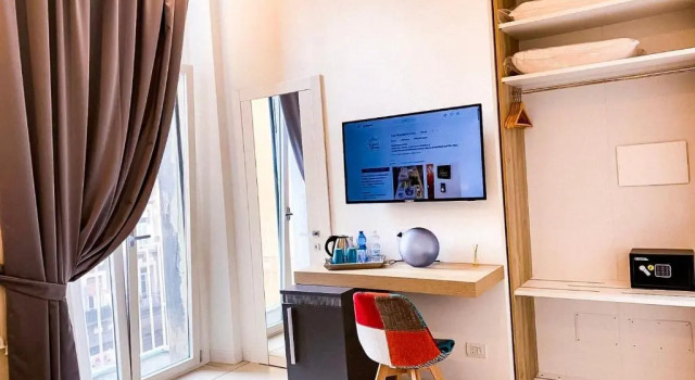 Двухместный номер Standard с балконом Napoli Squares Suites