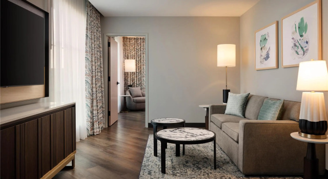 Люкс Tempo By Hilton Savannah Historic District