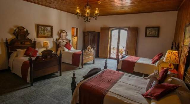 Четырёхместный номер Standard Hotel Posada de Don Rodrigo Antigua