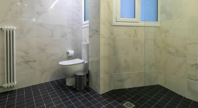 TONI'S "Aquaman" 4BD Apartment in Athens!, Забронировать Апартаменты/квартира Отели Афины с парковкой, рядом с Театр Каролос Коун "Театрон технис", Парковка