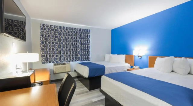 Четырёхместный номер Standard Americas Best Value Inn East Peoria