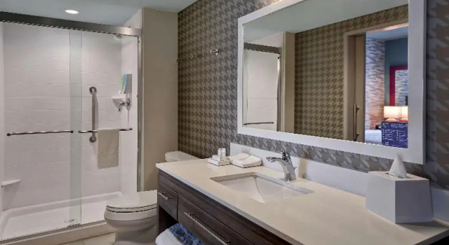 Номер Standard Home2 Suites by Hilton Odessa