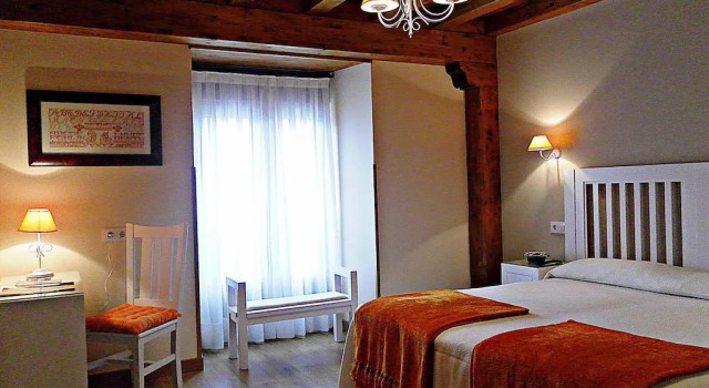 Posada Valle del Oso, Book Hotel Lerones Liébana