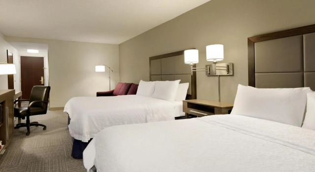 Четырёхместный номер Standard Hampton Inn & Suites Hershey