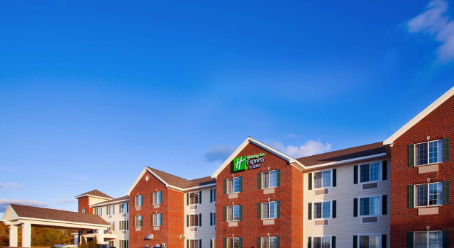 Run of House Holiday Inn Express Hotel & Suites Acme-Traverse City by IHG