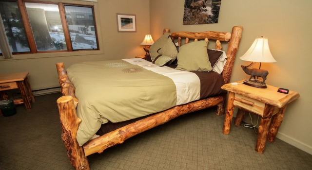Mountainback #61, Den 2 Bedroom Condo