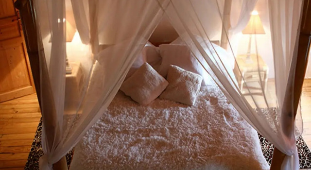 Au "Bon endroit", Book Hotel Castelnau-de-Montmiral Tarn