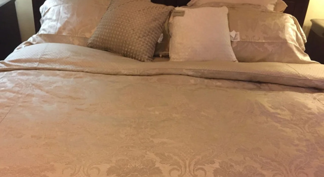 Cozy water front Montreal, Book Apartment Hotels in Montreal with Parking, Parking