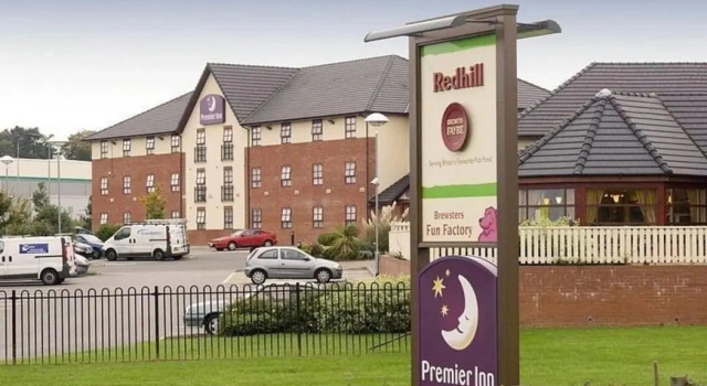 Номер Standard Premier Inn Stafford North - Spitfire