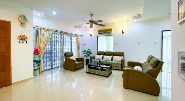 Tupai Mas Semi-D 4BR 2mins to LakeGarden & Zoo, Book Hotel Taiping Perak